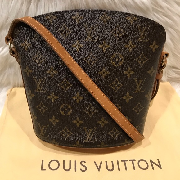 Louis Vuitton Handbags - Authentic Louis Vuitton Drouot Cross Body #5.7J